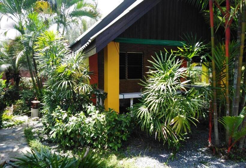 Бунгало Стандарт Вид на Сад, Sanuk Bungalow