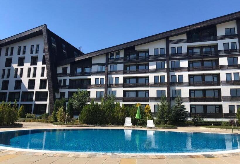 带花园景观的标准工作室, Apartman Maxim Lux