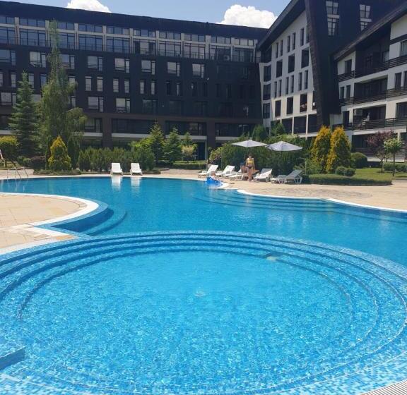 带花园景观的标准工作室, Apartman Maxim Lux