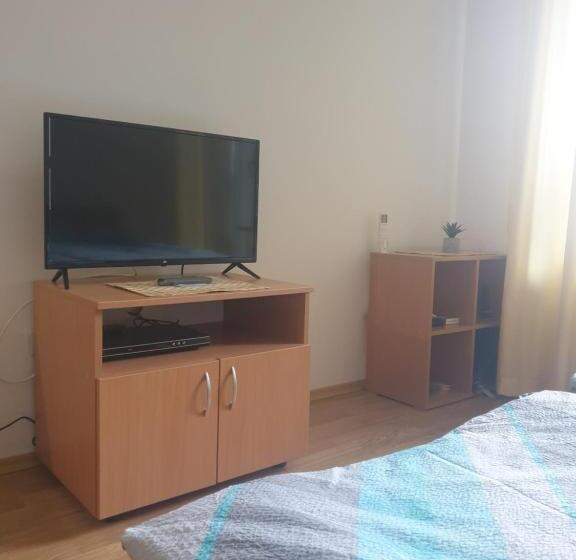 Студио Стандарт Вид на Сад, Apartman Maxim Lux