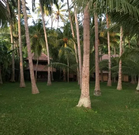 اتاق لوکس با بالکن و چشمانداز دریا, Ida S Homestay