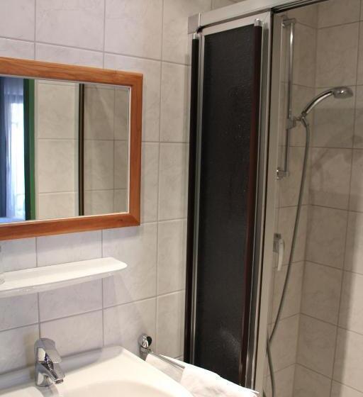 家庭山景房, Café Pension Leistner