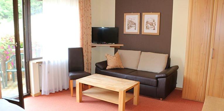 家庭山景房, Café Pension Leistner