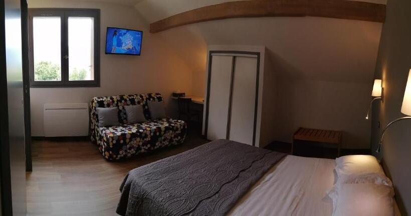 غرفة قياسية ثلاثية, Le Grand Chatelard Hôtel Bar Restaurant