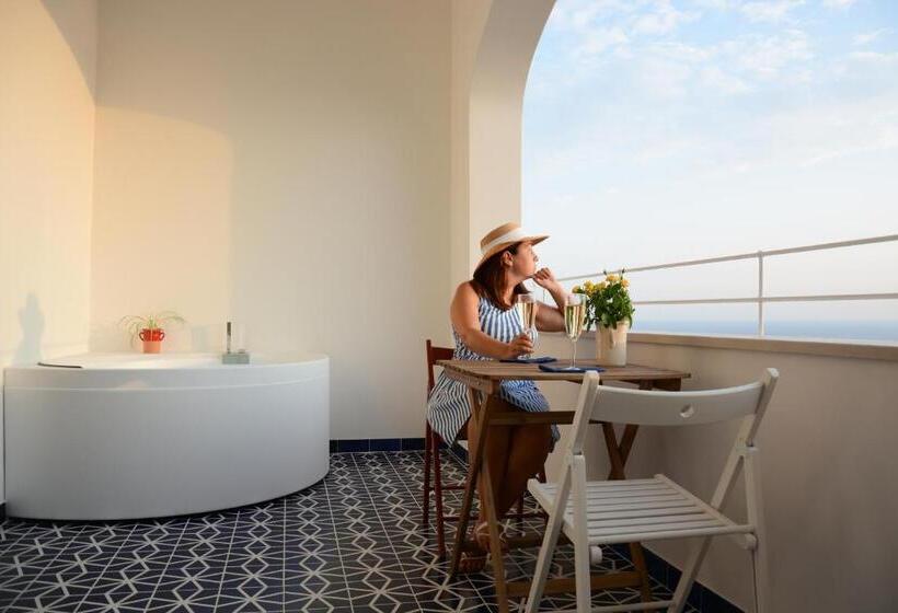 חדר סטנדרט נוף לים, Pezz Pezz