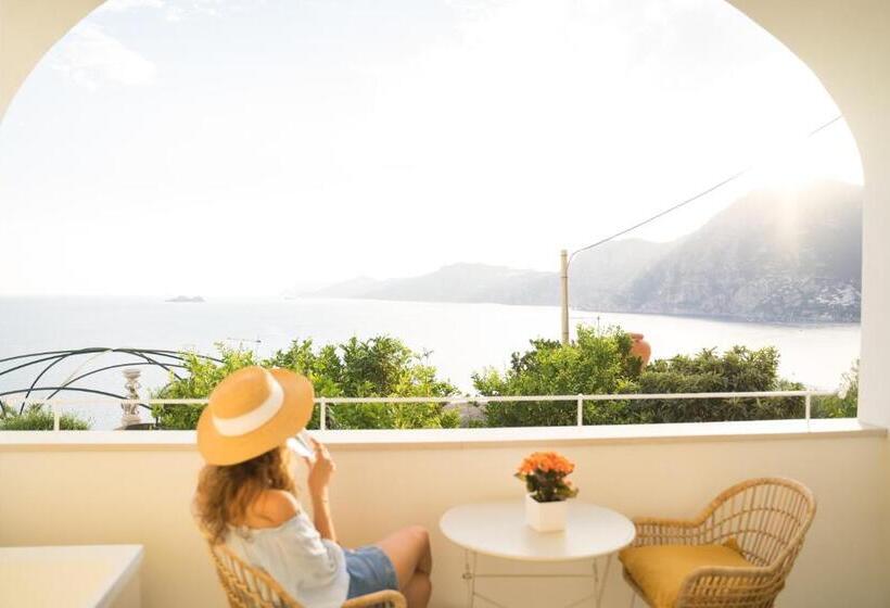 חדר דלוקס עם מרפסת נוף לים, Pezz Pezz