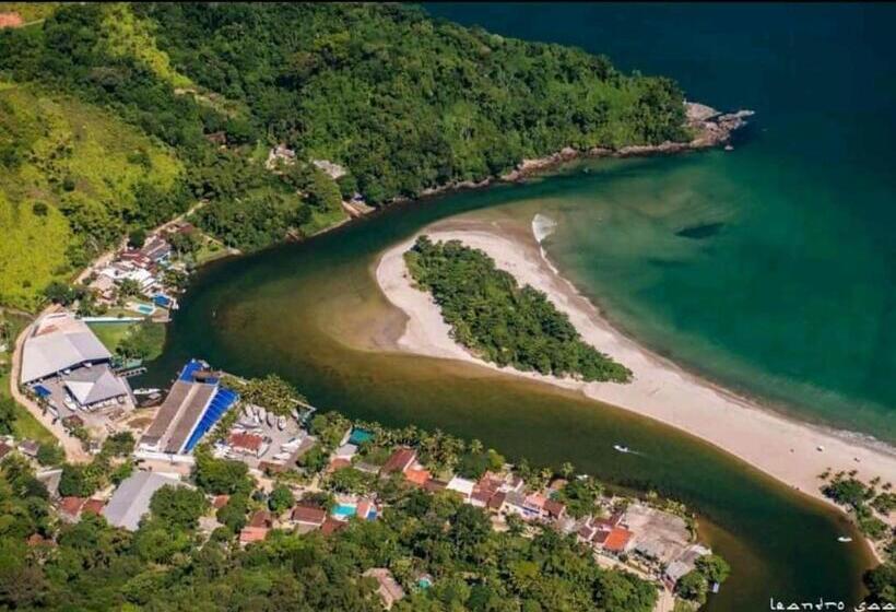 スタンダードルーム, Suítes Km18praia