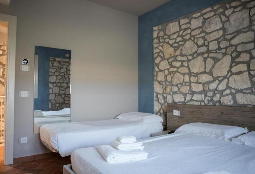 غرفة قياسية ثلاثية, B&b Casa Campagnari