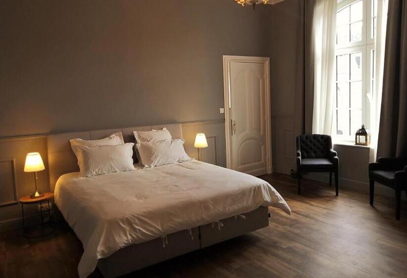 디럭스 룸, Villa De Noailles