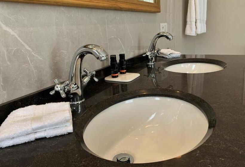 디럭스 룸, Villa De Noailles