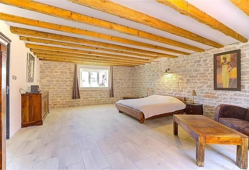 سوئیت با چشمانداز رودخانه, Domaine Des Jardins De La Saône