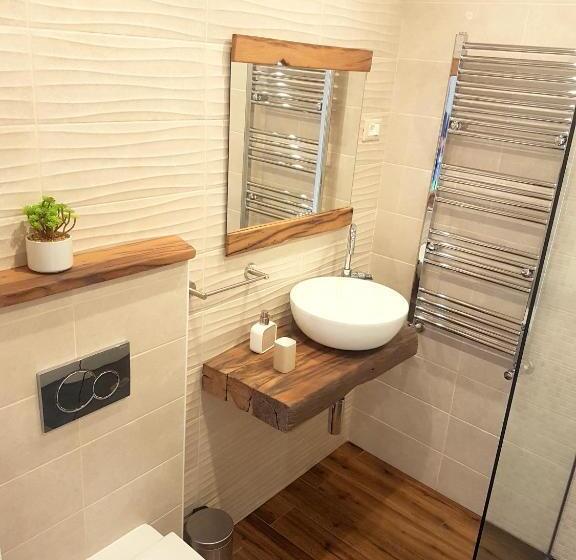 اتاق استاندارد, Wine Cellar Room