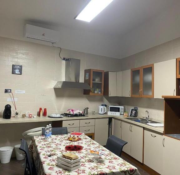 شقة غرفتين, B&b Le Rocce