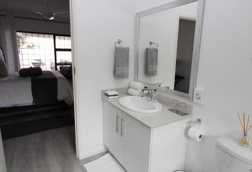 Люкс Повышенной Комфортности, Beach Break B&b   Deluxe Suites