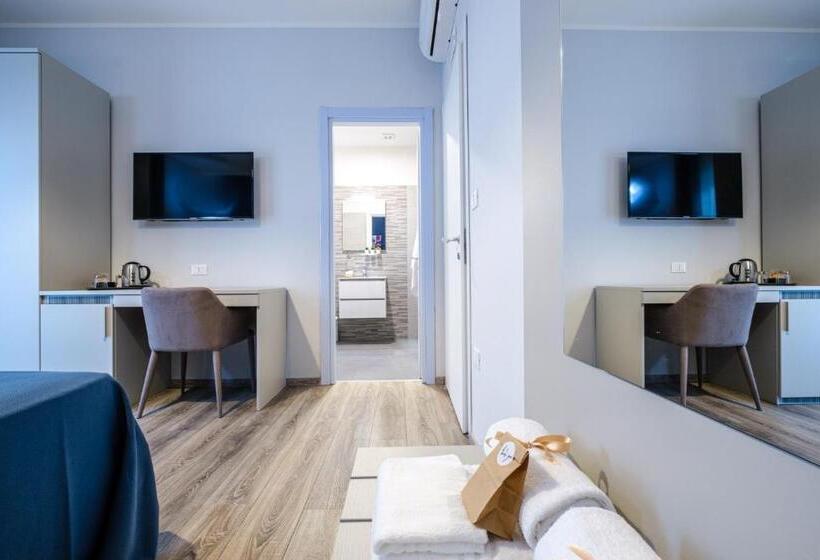 اتاق لوکس با بالکن, Home52