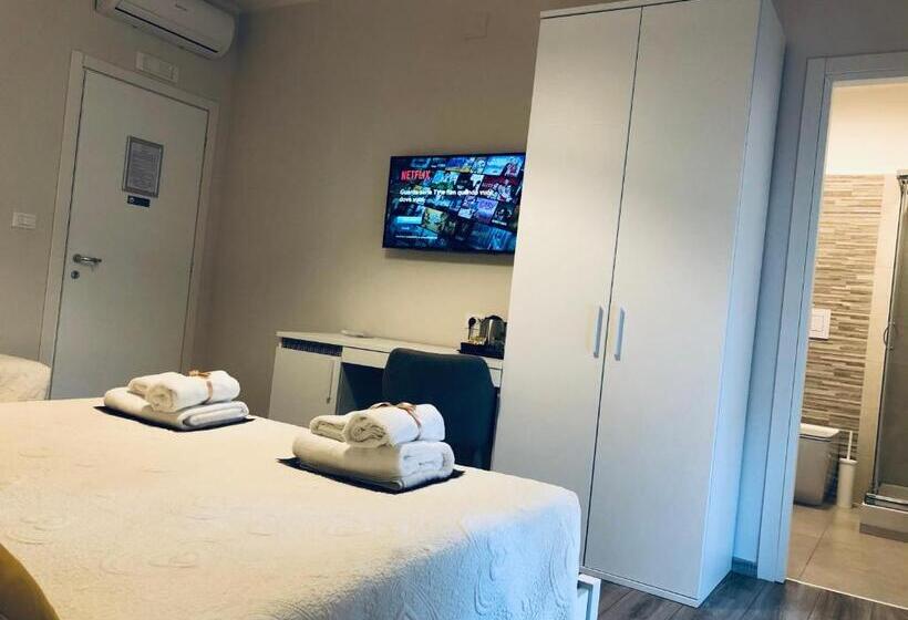 اتاق استاندارد سه تخته با بالکن, Home52