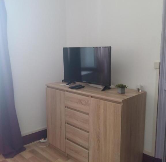 디럭스 룸, Quai De L Arnette