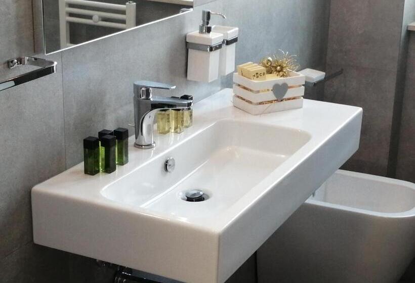 اتاق خانوادگی, Km 0 Dal Centro By Tiziana Monaldi