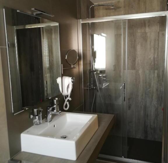 غرفة ديلوكس ذات إطلالة جانبية على البحر, Torrevarata   Guest Rooms