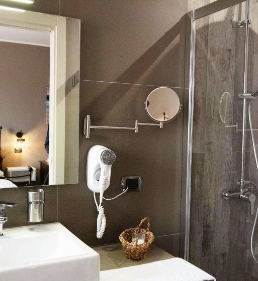 غرفة ديلوكس ذات إطلالة جانبية على البحر, Torrevarata   Guest Rooms