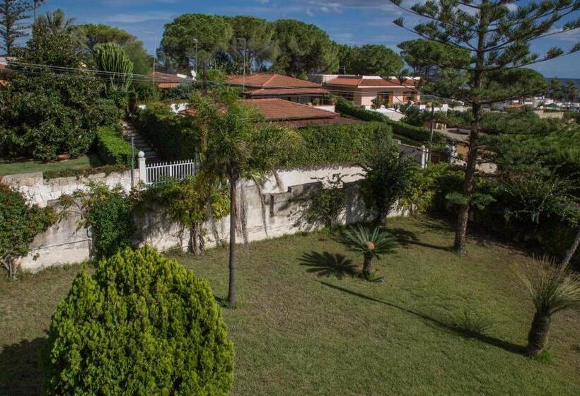 חדר דלוקס עם מרפסת נוף לים, Villa Vega