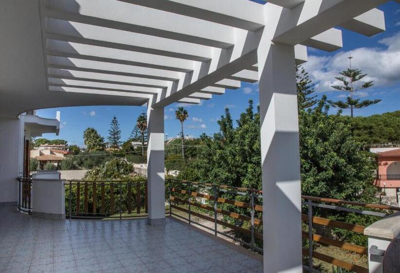 חדר דלוקס עם מרפסת נוף לים, Villa Vega