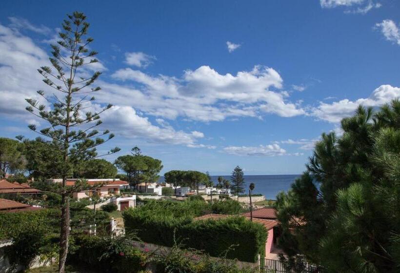 חדר דלוקס עם מרפסת נוף לים, Villa Vega