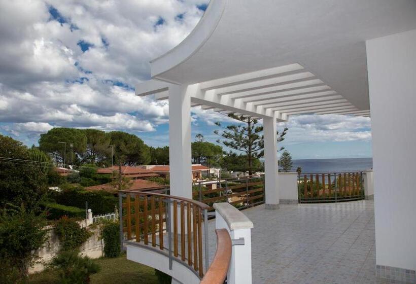 חדר דלוקס עם מרפסת נוף לים, Villa Vega