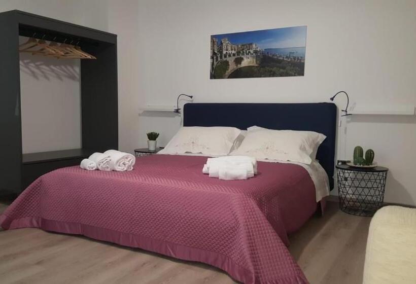 חדר סופריור לשלושה עם נוף לים, Villa Vega