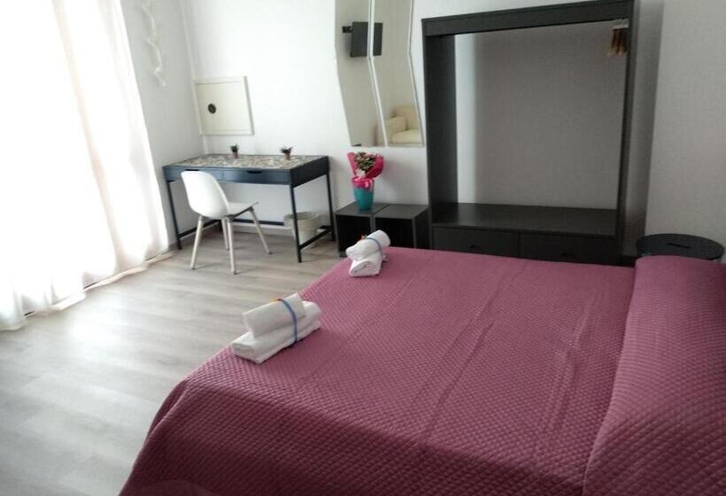 חדר סופריור לשלושה עם נוף לים, Villa Vega