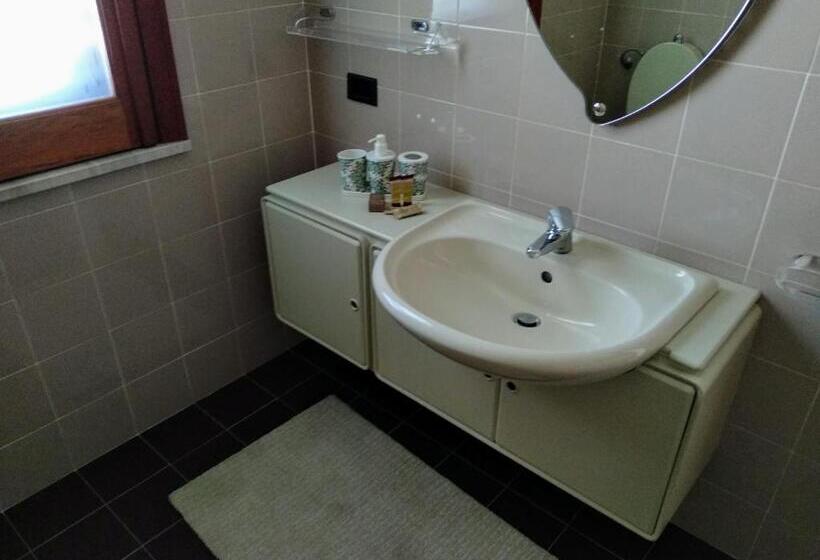 חדר סופריור לשלושה עם נוף לים, Villa Vega