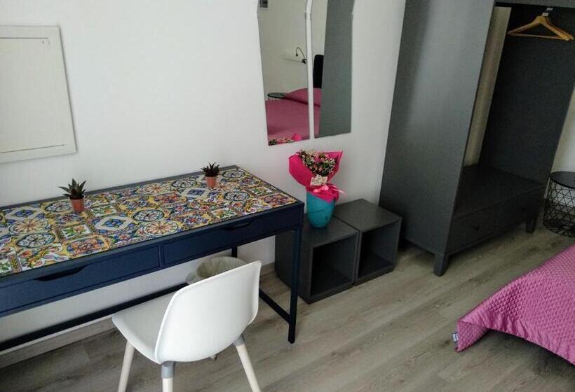 חדר סופריור לשלושה עם נוף לים, Villa Vega