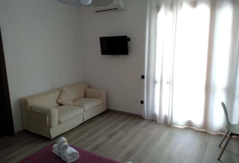 חדר סופריור לשלושה עם נוף לים, Villa Vega