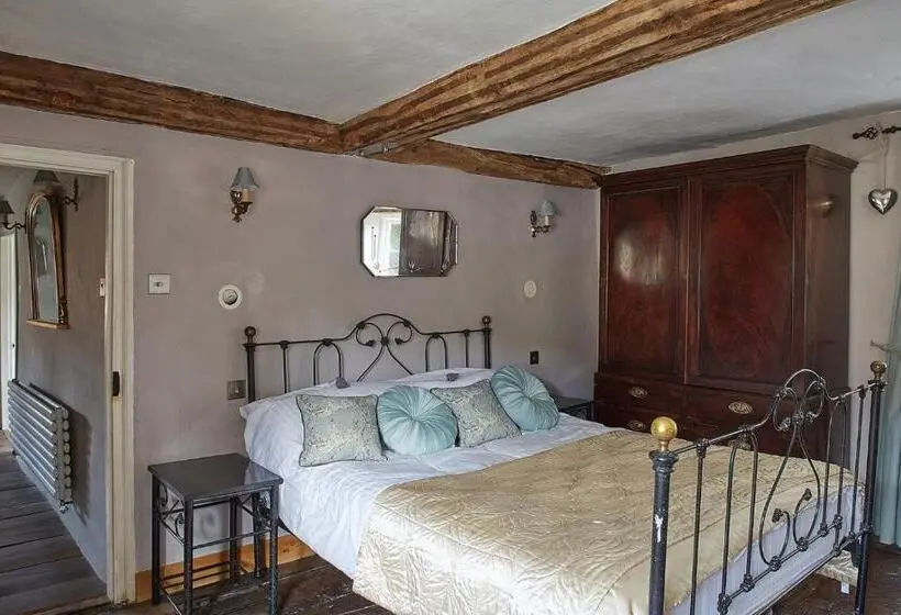 スタンダードルーム, Cherry Tree Farm B And B