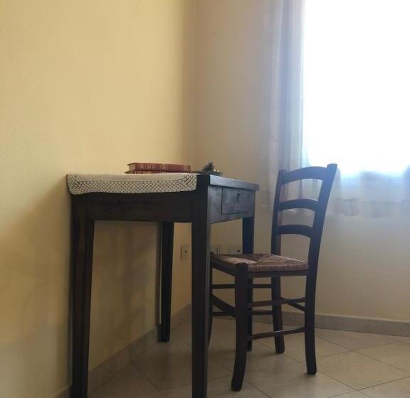 غرفة قياسية مع حمام خارجي, Domus Birdi