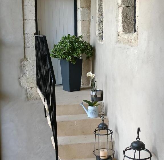 스탠다드 스튜디오, Clos De La Madone