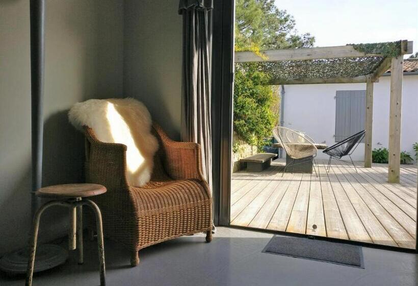 带2个卧室的套房, Derrière La Plage : Suite, Patio Et Pergola