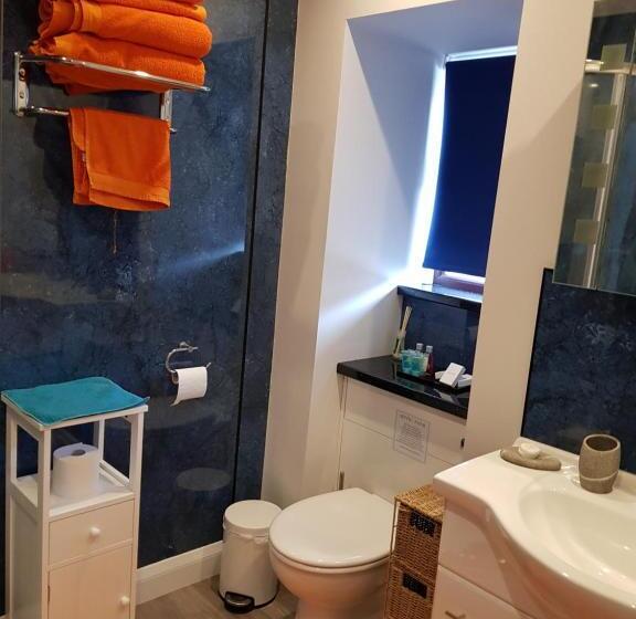 اتاق استاندارد, Delny Muir House