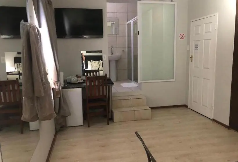 コンフォートルーム, Kliprand Guest House