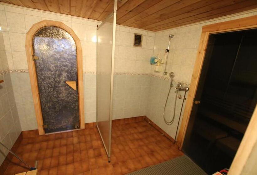 带共用浴室的标准房间, Käyrämön Keidas