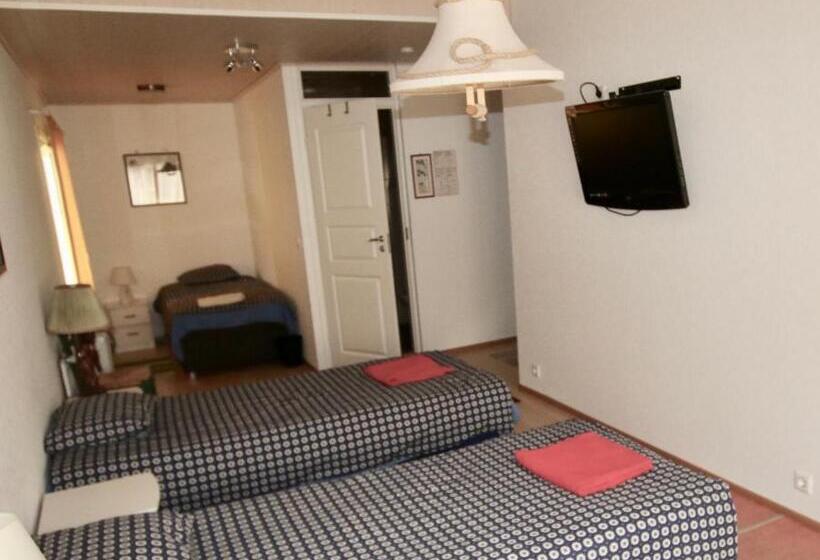 标准三人间, Käyrämön Keidas