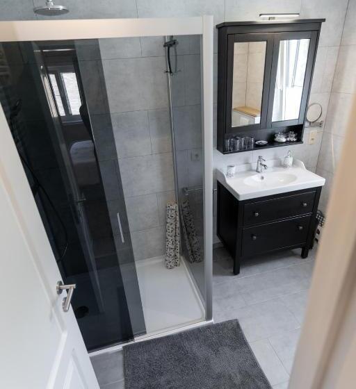 디럭스 4인 룸, Bed & Breakfast  T Vèèrke