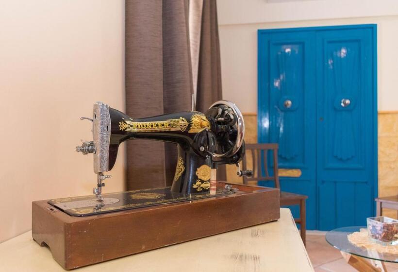 اتاق سوپریور با چشمانداز باغ, Kikka B&b