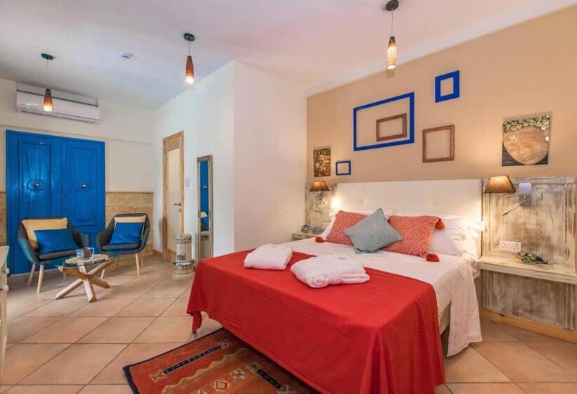 اتاق سوپریور با چشم‌انداز باغ, Kikka B&b