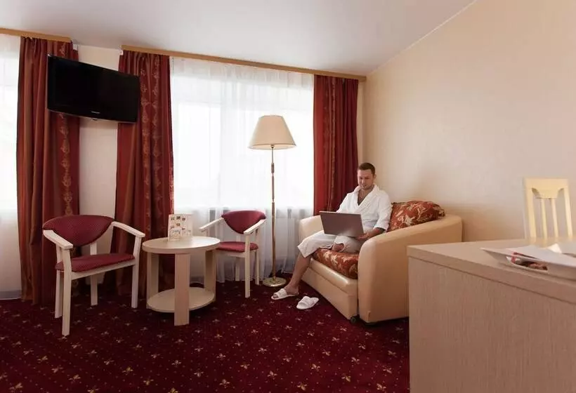 استودیوی استاندارد, Amaks Premier Hotel