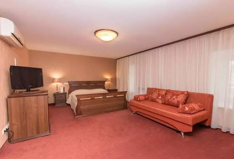 استودیوی استاندارد, Amaks Premier Hotel