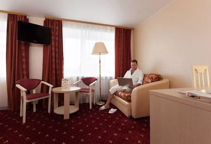استودیوی استاندارد, Amaks Premier Hotel