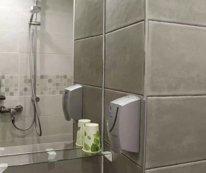 اتاق استاندارد, Brit Hotel La Bonne Etape