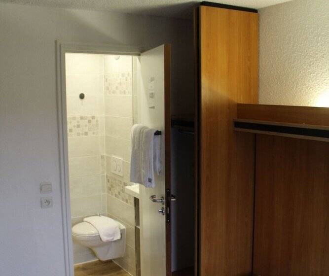 Номер Стандарт, Brit Hotel La Bonne Etape