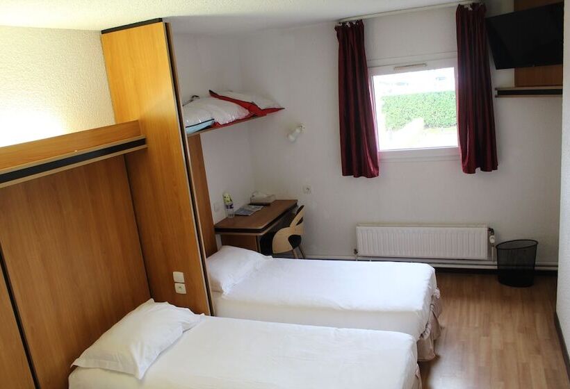 Номер Стандарт Трехместный, Brit Hotel La Bonne Etape